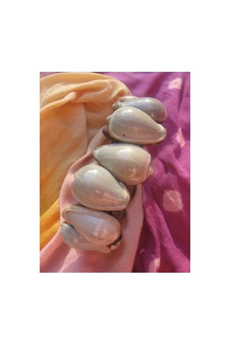 BR309 bracelet coquillage ecargot blanc