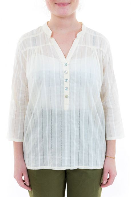 Blouse femme broderies et boutons nacre zoom