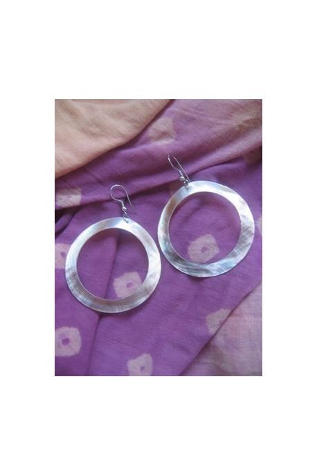 BO627 boucles d oreilles nacre grand anneau