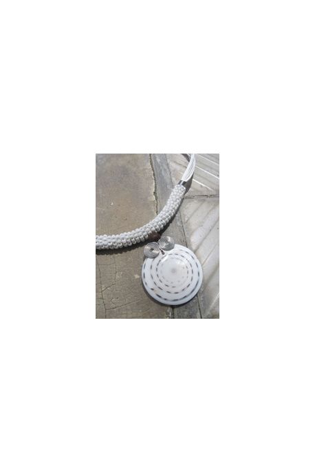 CO300 collier coquillage OLON multistring perle de verre blanche
