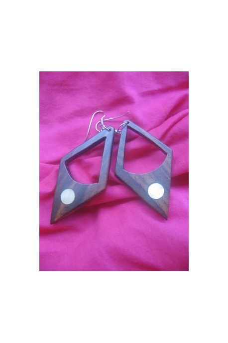 BO140 boucles d oreilles dague et petit rond de nacre