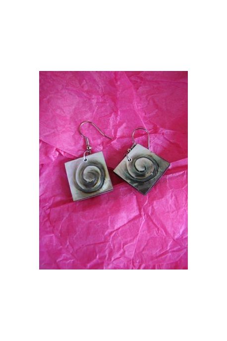 BO632 boucle d oreilles spirale carre