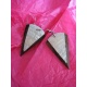 BO656 boucles d oreilles bois et nacre triangle