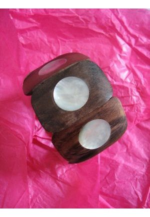 BR124 bracelet bois et rond de nacre