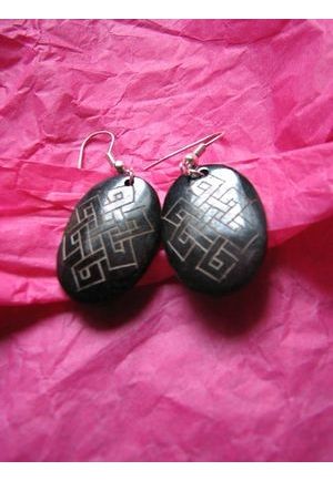 BO7023 Boucle d oreille os de buffle croix tibetaine noire