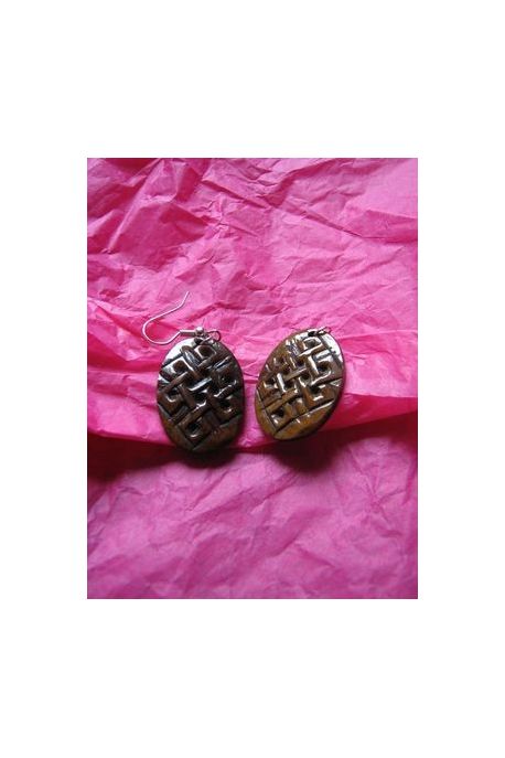 BO7021 Boucle d oreille os de buffle nepalais croix tibetaine ov