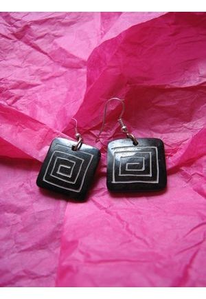 BO7020 Boucle d oreille os de buffle nepalais spirale carree