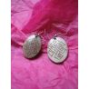 BO7030 Boucle d oreille os de buffle croix tibetaine blanche