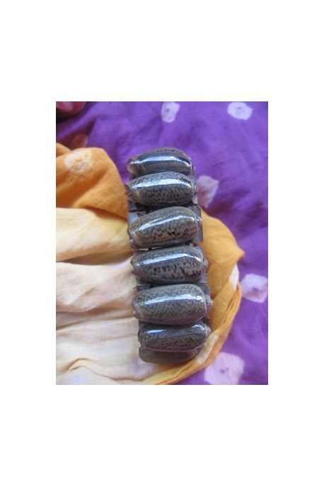 BR302 bracelet coquillage ovale vert tachete fonce