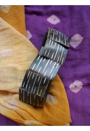 BR306 bracelet carre shell zebre