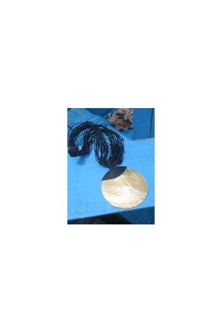 CO653 Collier grosse nacre et fils de coton HEMA